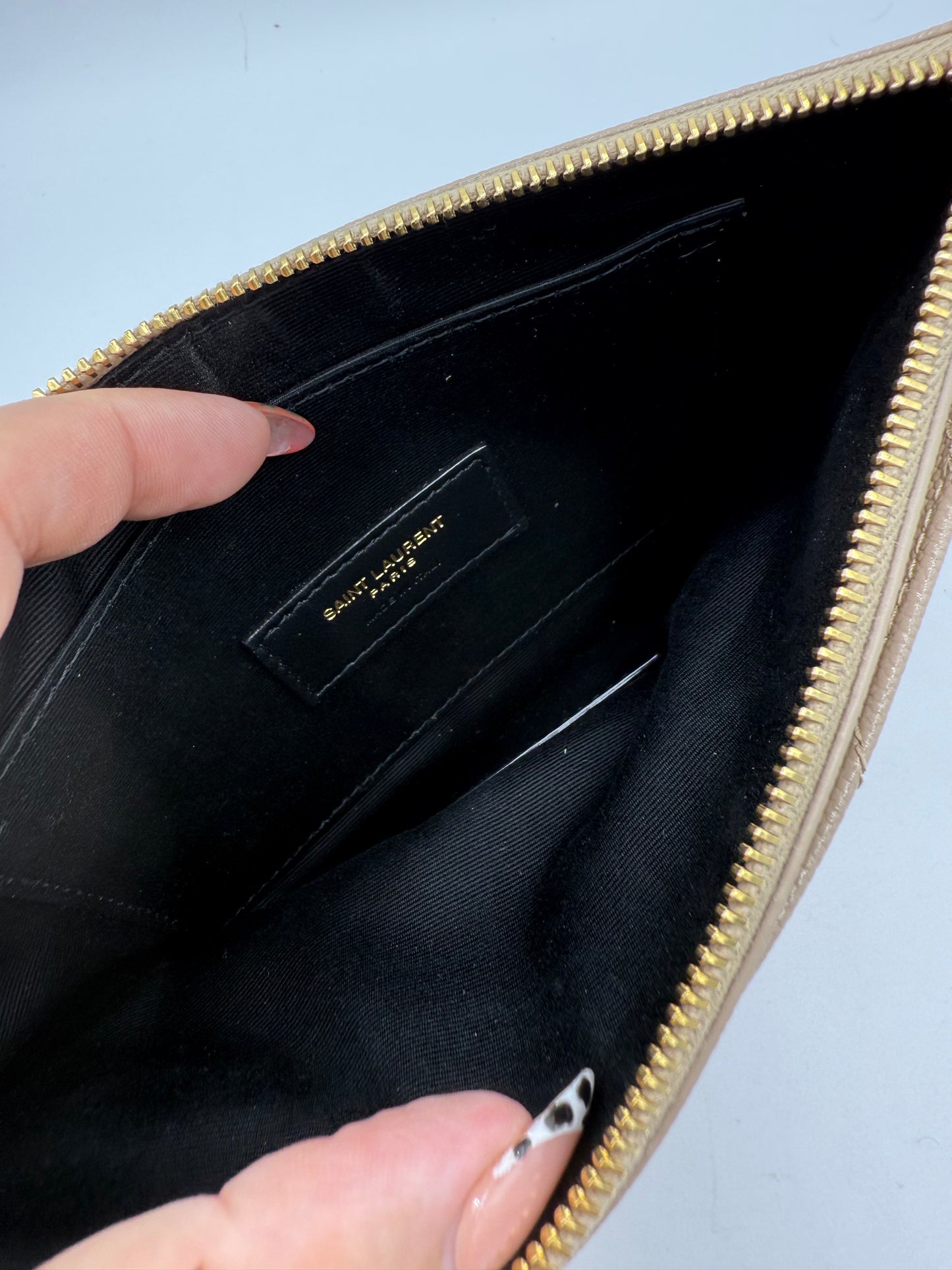 Saint Laurent Grain De Poudre Chevron Monogram Large Bill Pouch 1411868