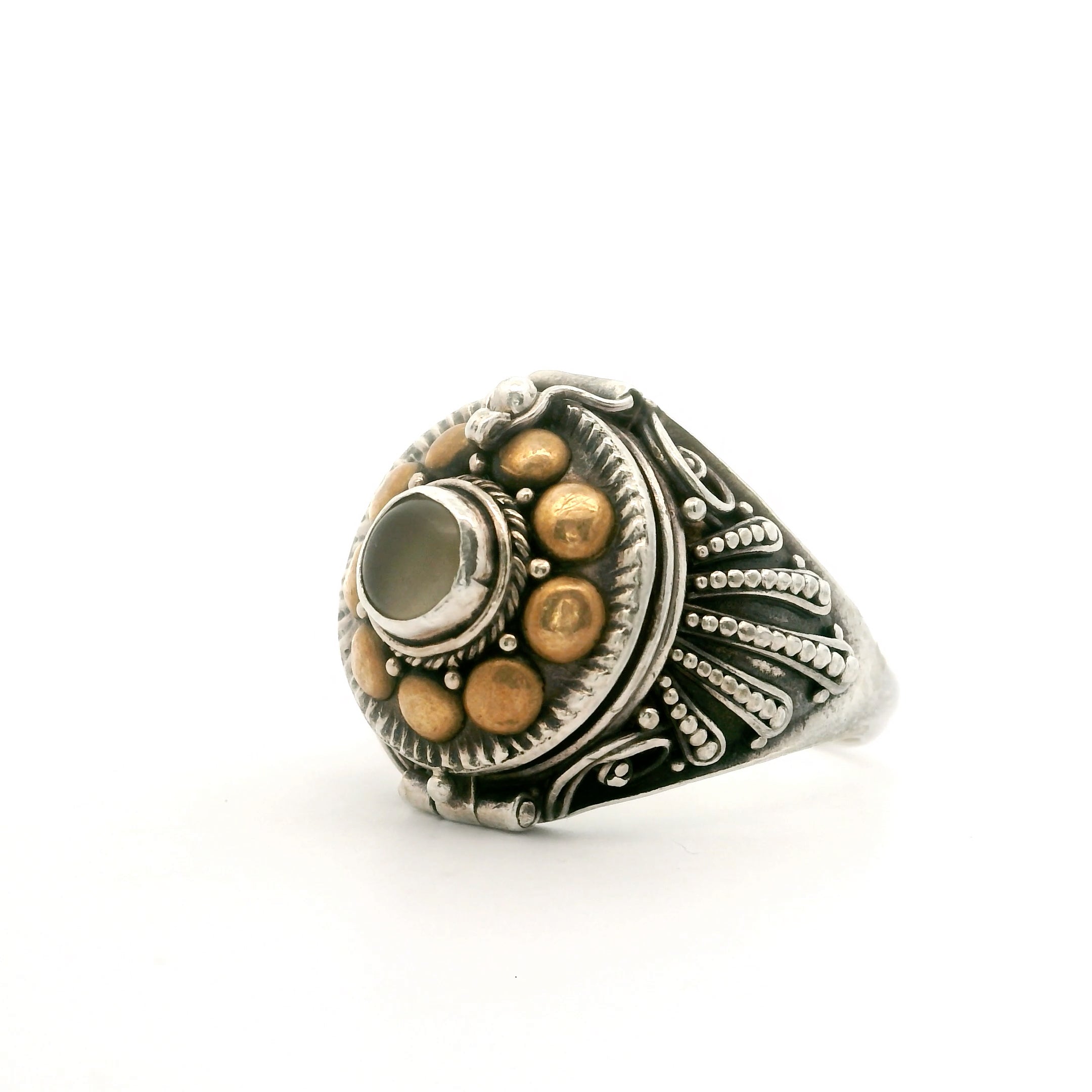 Secret Vault Ring Size 8.5 0632606