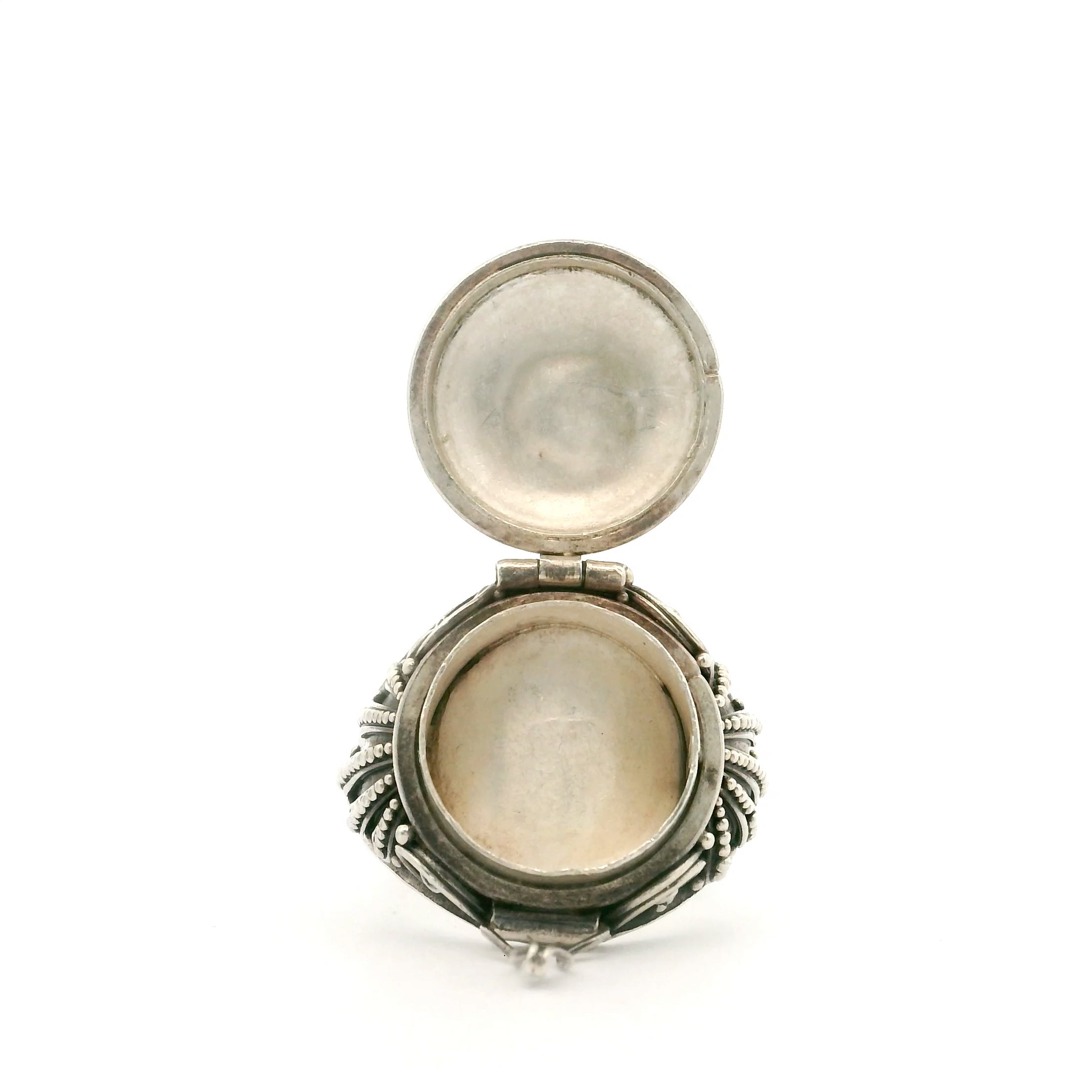 Secret Vault Ring Size 8.5 0632606