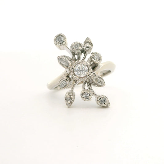 White Wildflower Ring Size 7 0939698-17