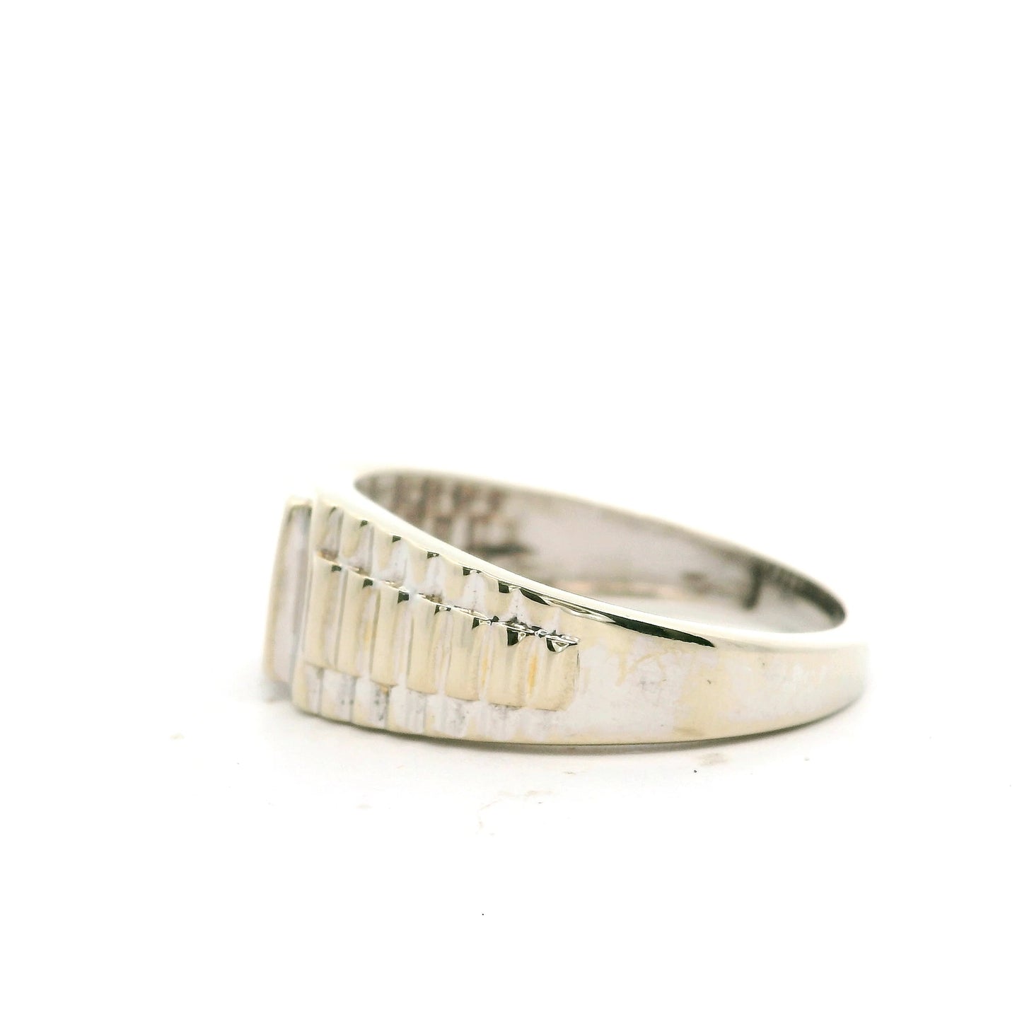 White Luxury Ring Size 10 0941358