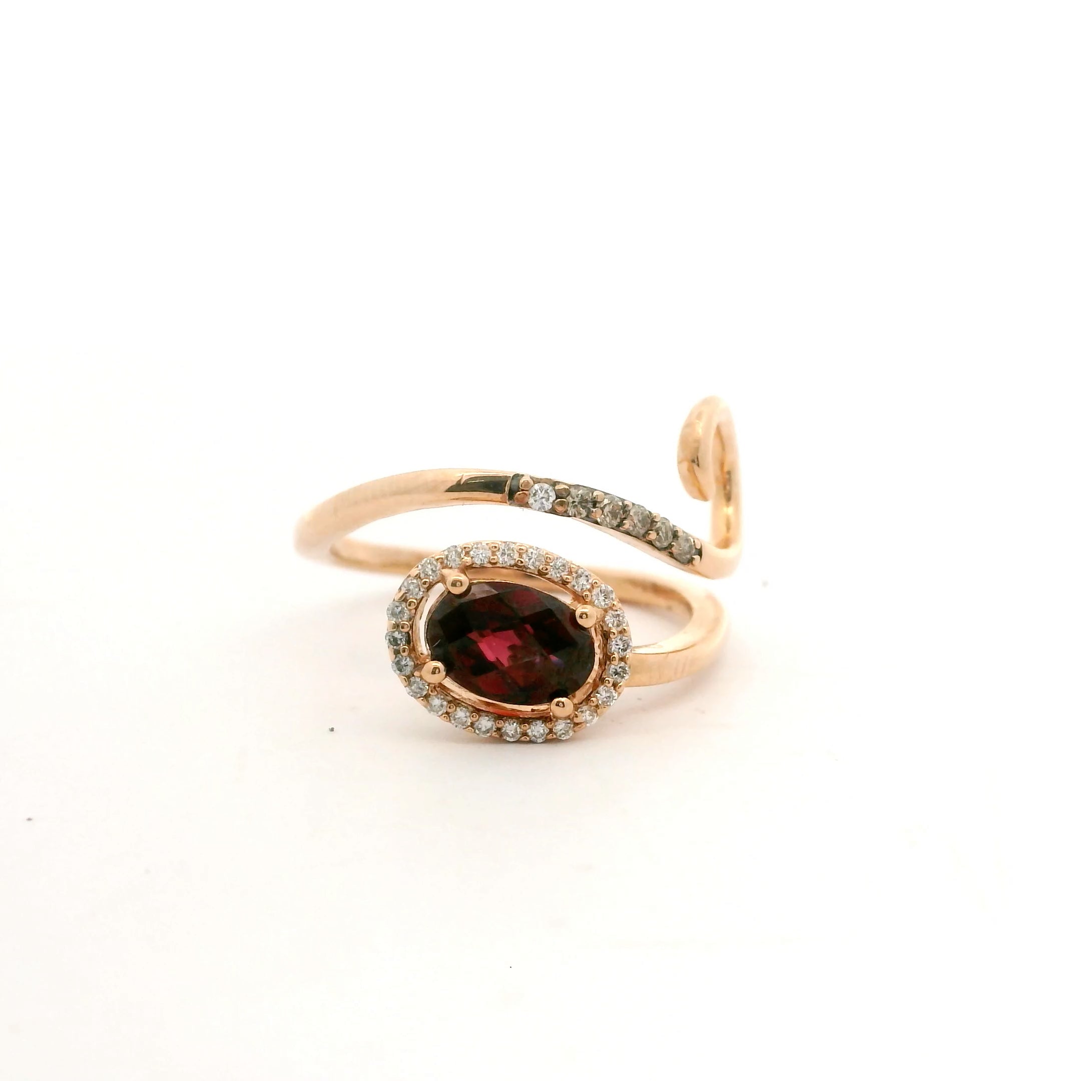 The Red Eye Ring Size 6.5 1801019