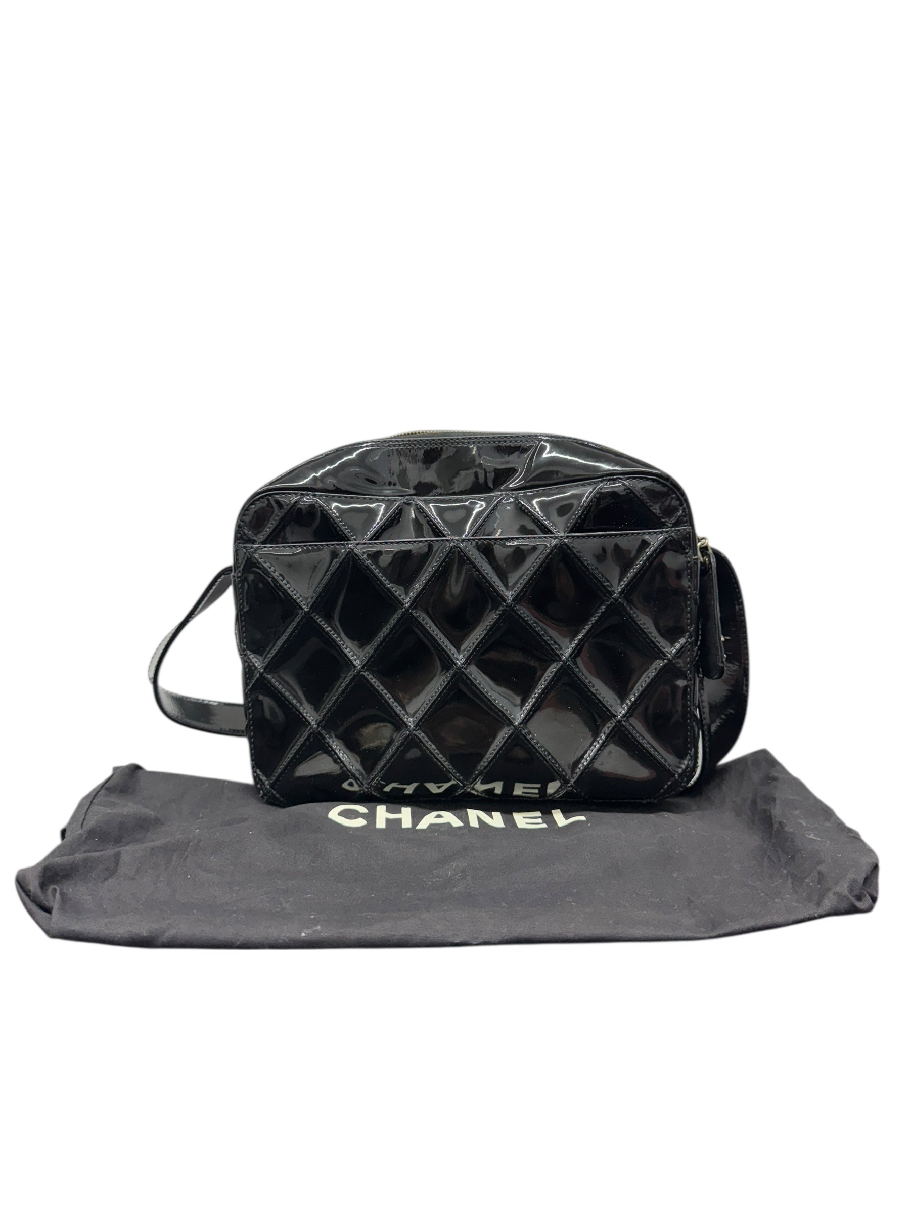 Authentic Vintage Chanel Shoulder Bag in Quilted Pattern Patent Leather 1413056