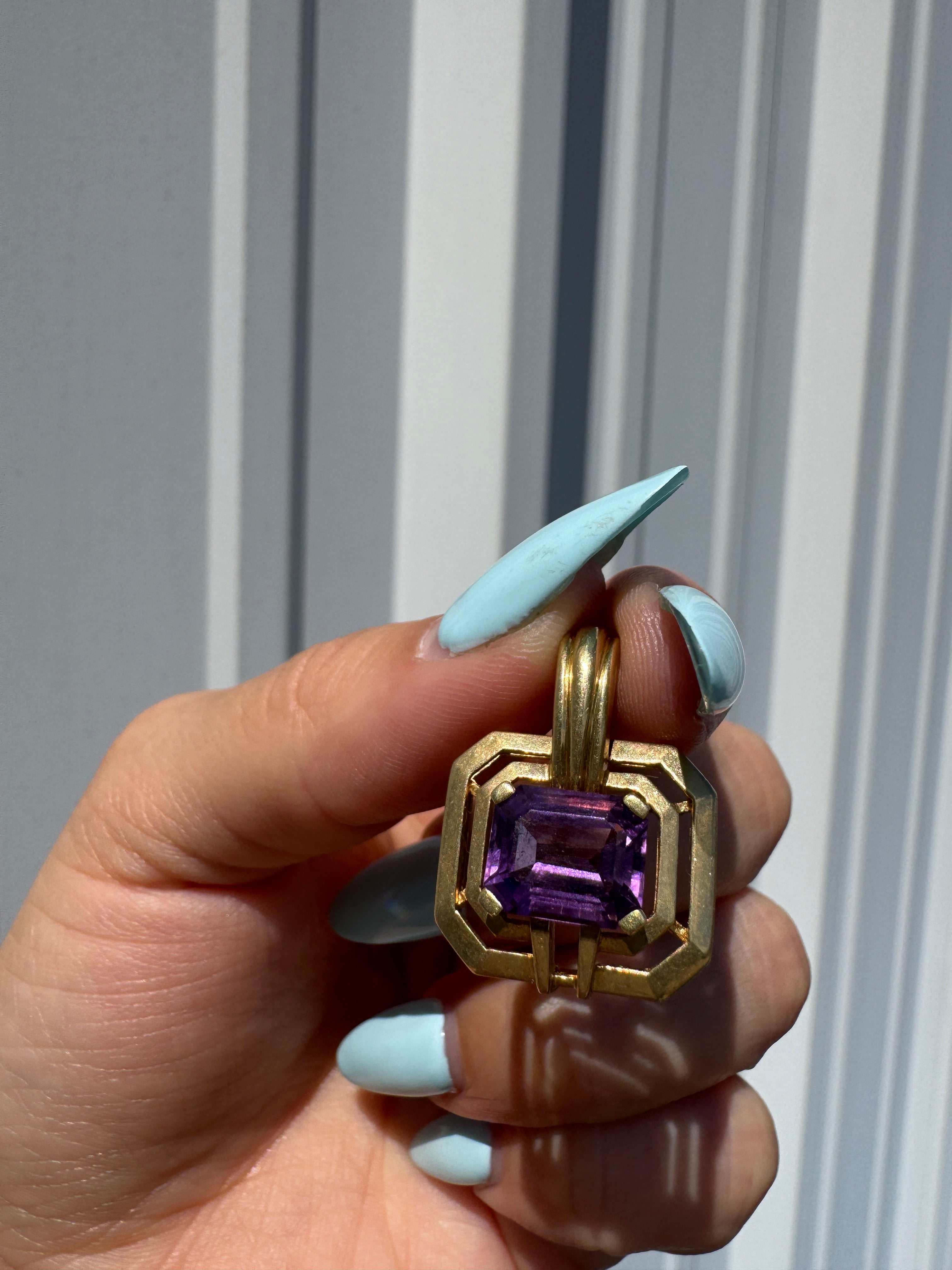Royal Status Pendant 1503365