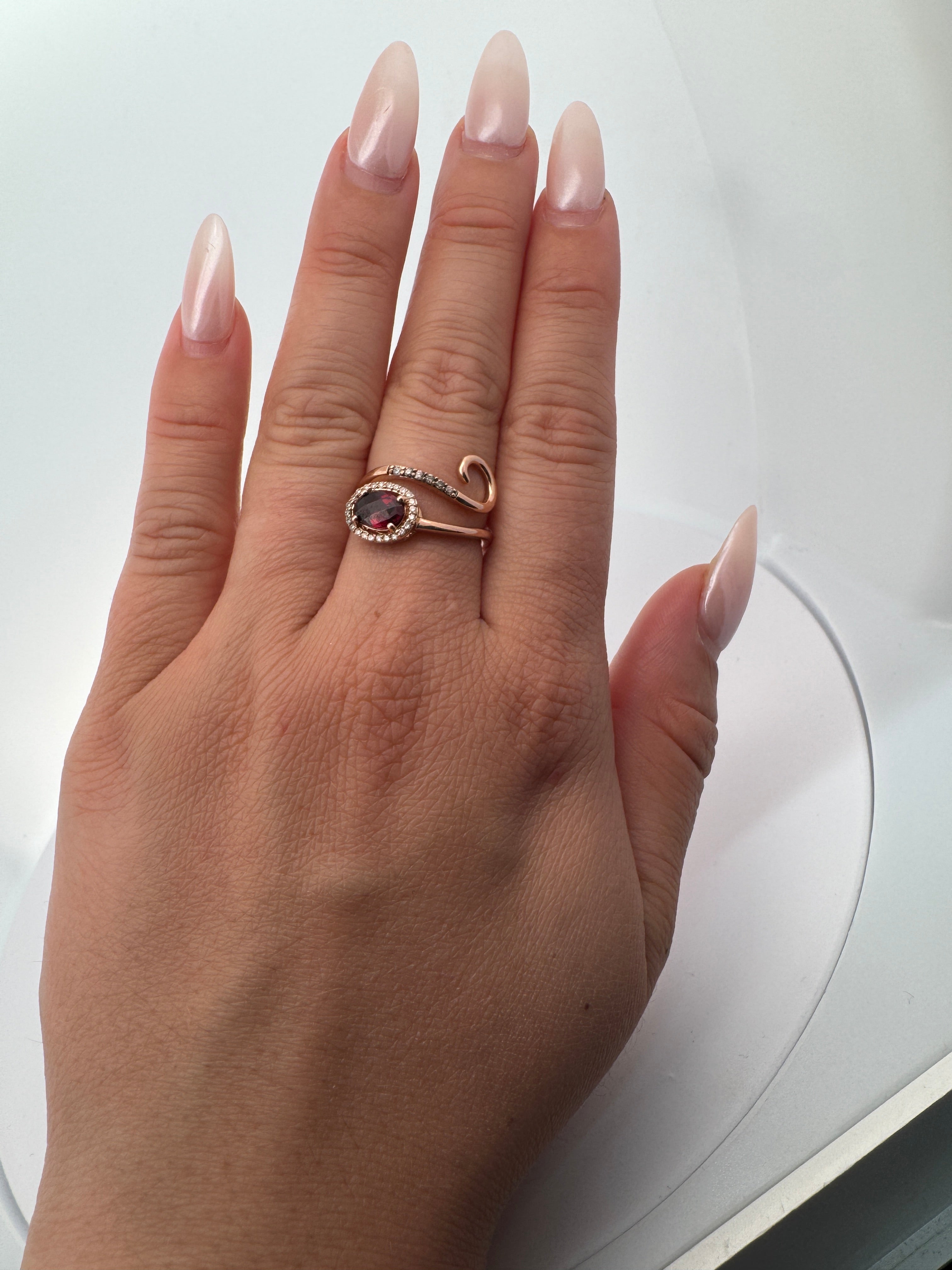 The Red Eye Ring Size 6.5 1801019