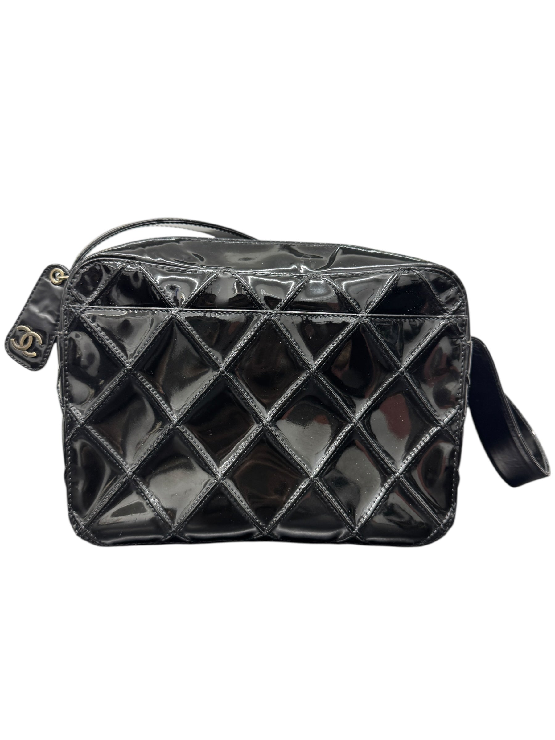 Authentic Vintage Chanel Shoulder Bag in Quilted Pattern Patent Leather 1413056
