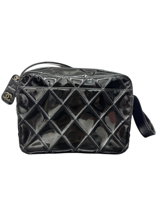 Authentic Vintage Chanel Shoulder Bag in Quilted Pattern Patent Leather 1413056