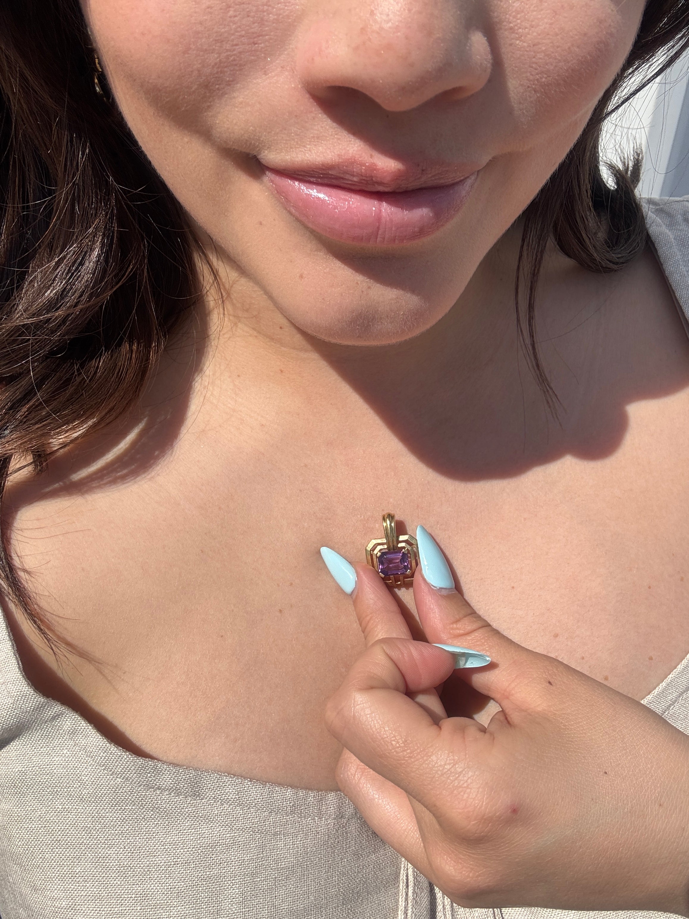 Royal Status Pendant 1503365