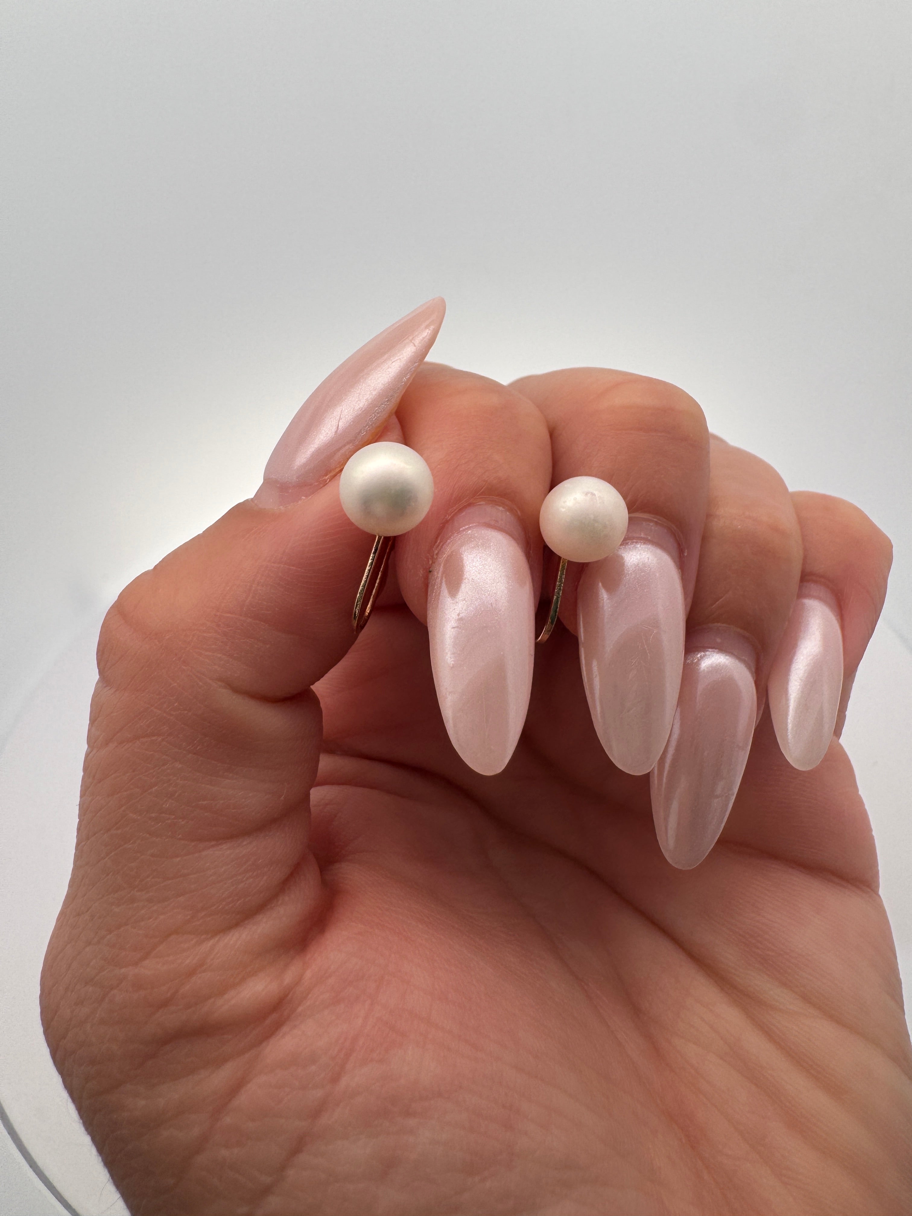 Vintage Style Pearl Screwback Earrings 1801465