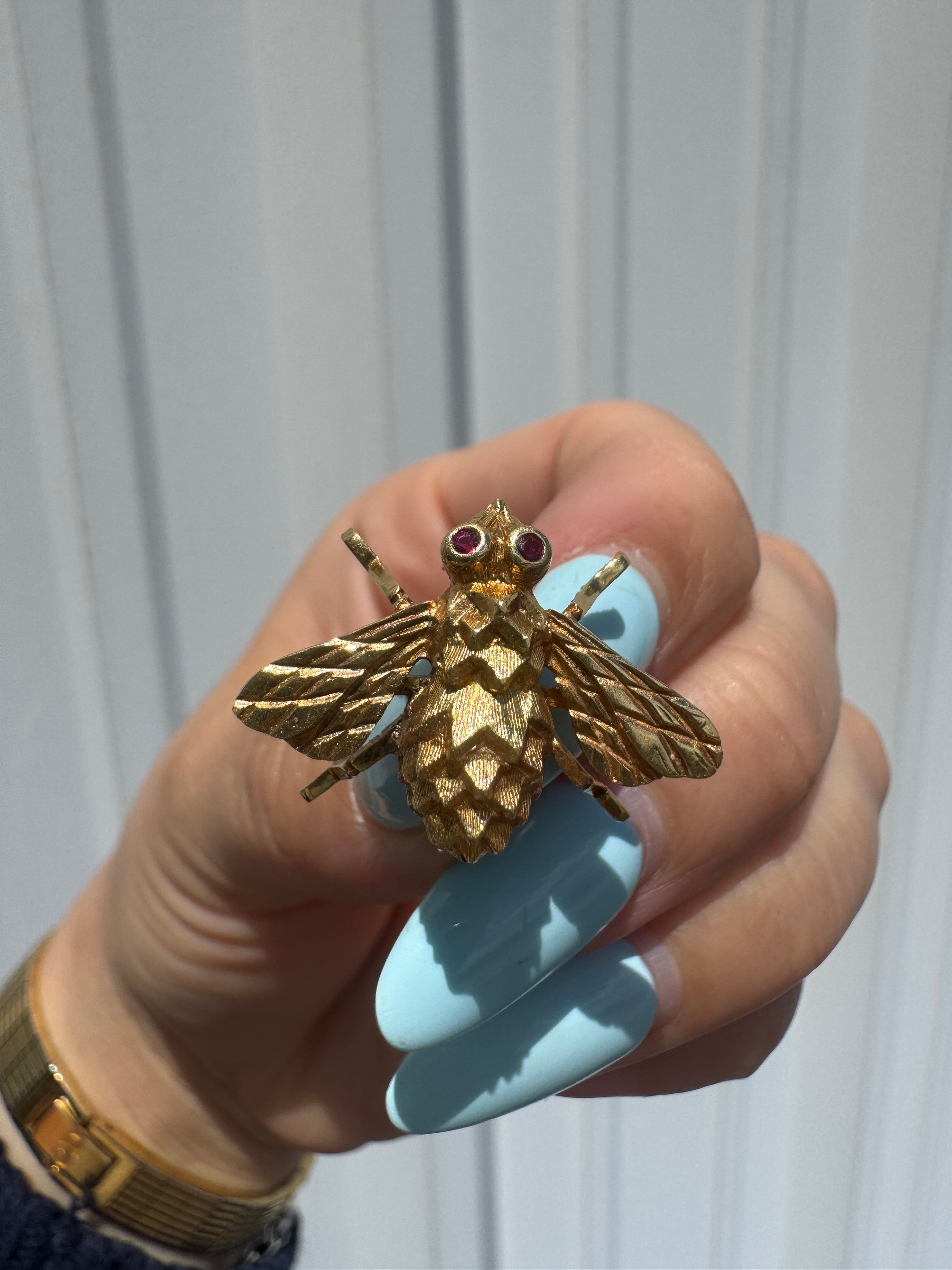 Golden Bee Brooch 1219599